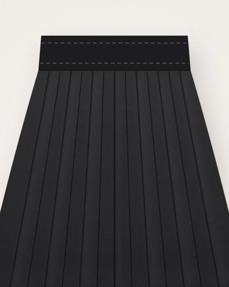 Rok Plisket, Hitam, tampak dekat