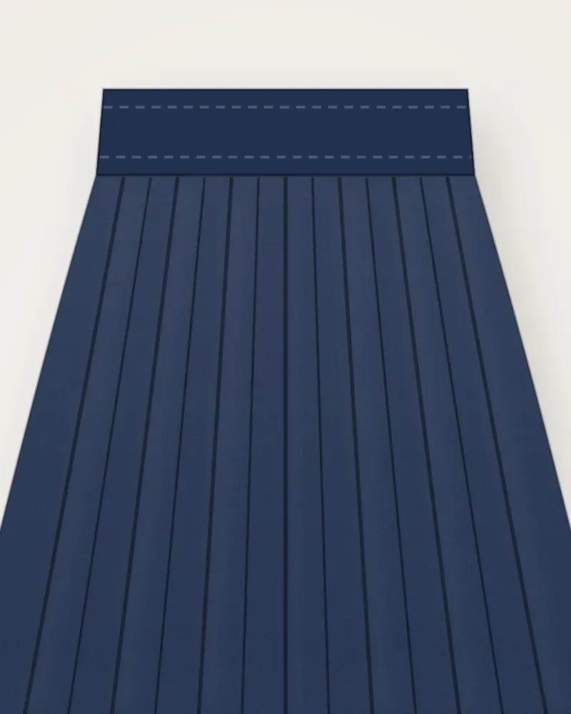 Rok Plisket, Navy, tampak dekat